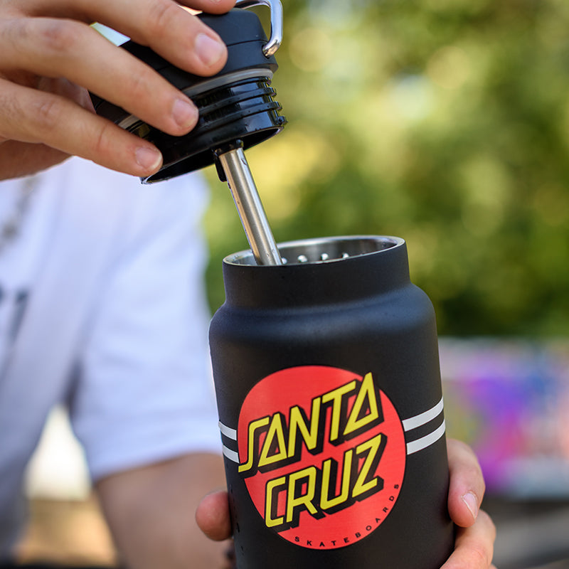 32oz-tkwide-with-twist-cap-santa-cruz-q4 32oz_tkwide_twist_water_bottle_santacruz_dot_lidoff_square.jpg
