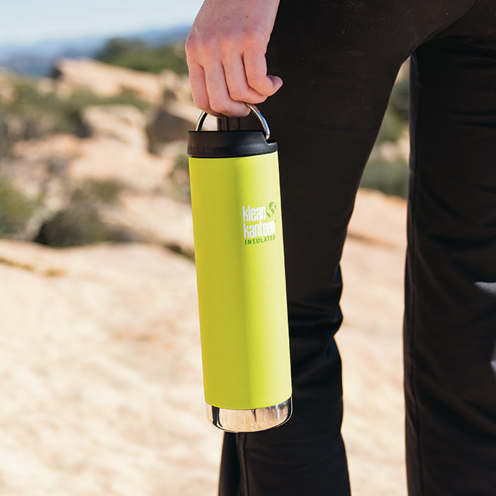 tkwide-cafe-cap-t4 K20TKWPCC-JP-cafecap-loop-hiking_lifestyle.jpg