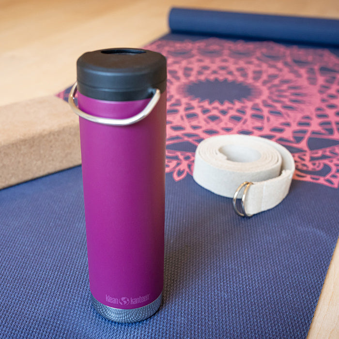 tkwide-twist-cap-with-straw-kit-y2 K20TKWPT-PP-T-TWIST-yoga_bottle_closed_lifestyle_a5ac6535-9c60-42bb-86fe-b94b5cef2b68.jpg