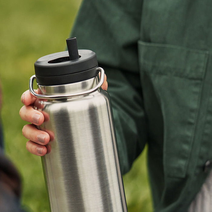 tkwide-twist-cap-with-straw-kit-y2 K32TKWSSL-BS-T-TWIST-32_oz_water_bottle_straw_cap_lifestyle_76e40be3-2488-47fa-afd0-c7d5ba075b15.jpg