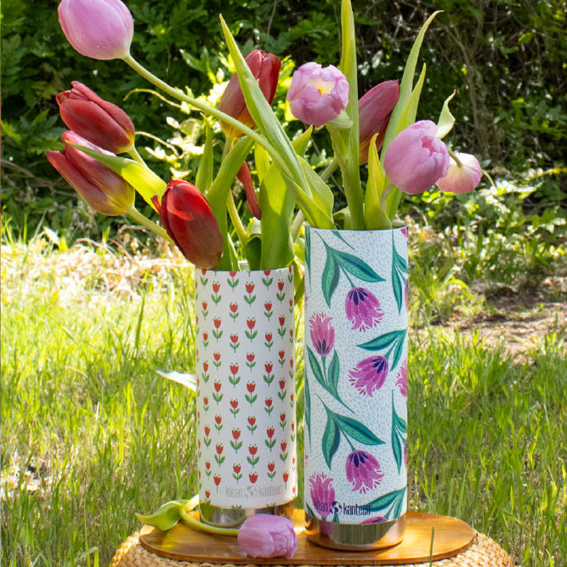 16oz-tkwide-with-cafe-red-tulips-u1 bottles_seasonal_spring_flowers_2_square.jpg