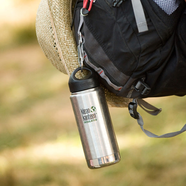 steel-s-biner-3-d3 carabiner_steel_bottle_backpack_lifestyle_dd4fef2d-f5d2-4f32-ac05-c706bd6b518e.jpg
