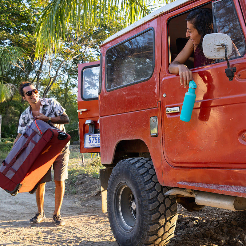 18oz-classic-with-flip-seal-sport-cap-m6 classic_18oz_flip_seal_baltic_jeep_packing_window_square.jpg