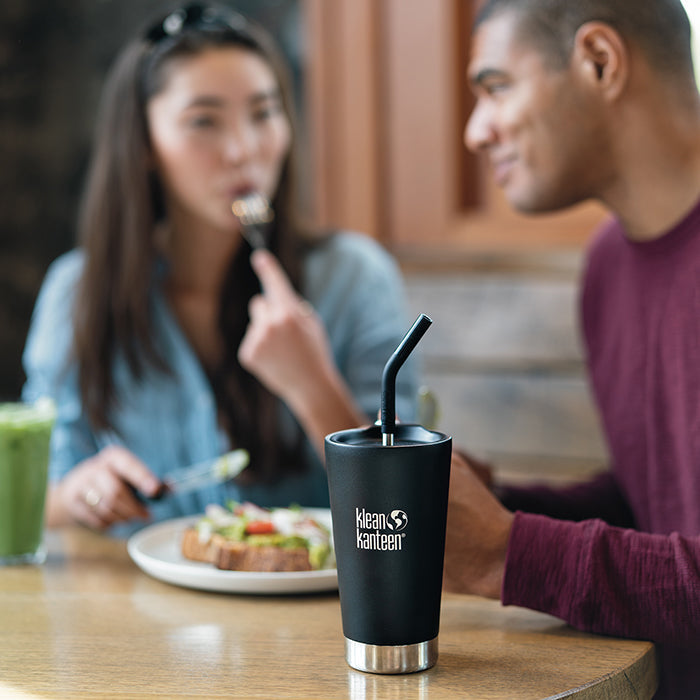 straw-2-pack-black-sale-b3 coffee-tumbler-metal_straw_lifestyle.jpg