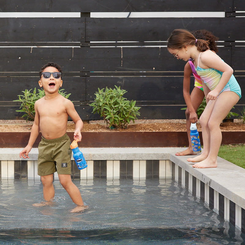 12oz-kid-s-classic-with-flip-seal-sport-cap-z1 kid_sport_flip_seal_12oz_boy_pool_square.jpg