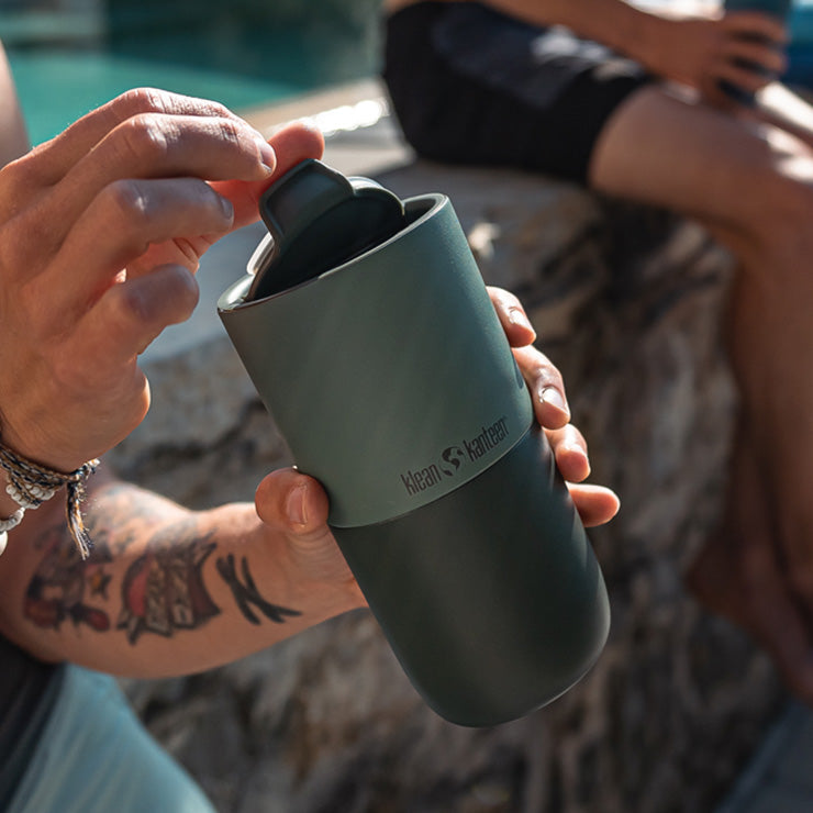flip-lid-e8 rise_flip_lid_small_tumbler_open.jpg