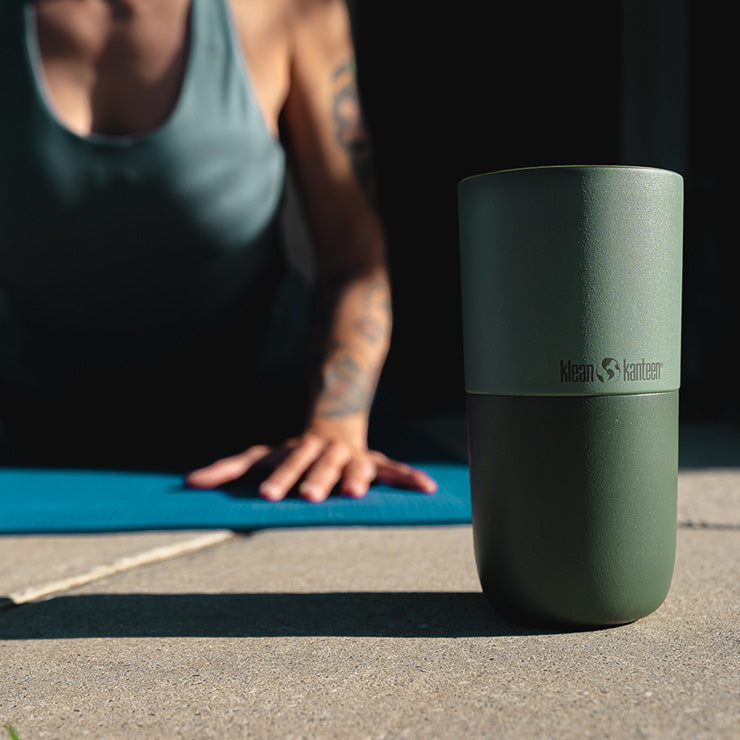 smoothie-set-q0 smoothie_kit_rise_tumbler_seaspray_closeup.jpg