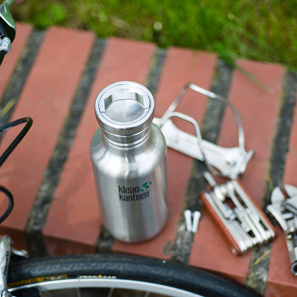 classic-steel-loop-cap-s7 stainless_bottle_cap_bike_parts_lifestyle.jpg