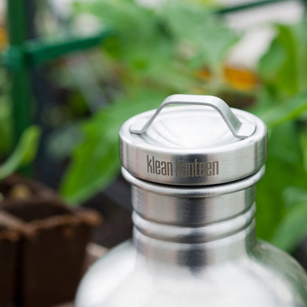 classic-steel-loop-cap-s7 stainless_cap_garden_lifestyle.jpg