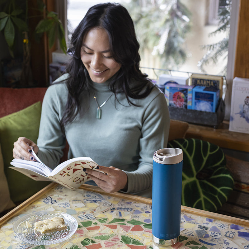 20oz-tkwide-with-cafe-cap-l9 tkwide_20oz_insulated_tumbler_cafe_woman_reading_square.jpg