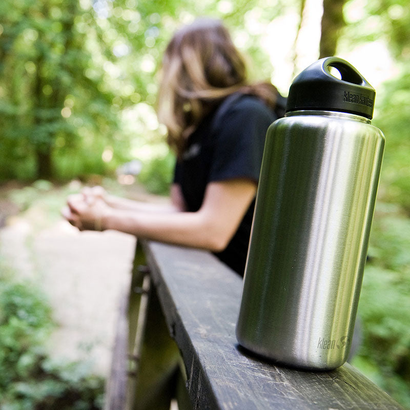 40oz-wide-with-loop-cap-x7 wide_40oz_bottle_bridge_closeup_square.jpg